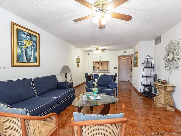 3rd image of 1101 Crystal Lake Dr APT 108