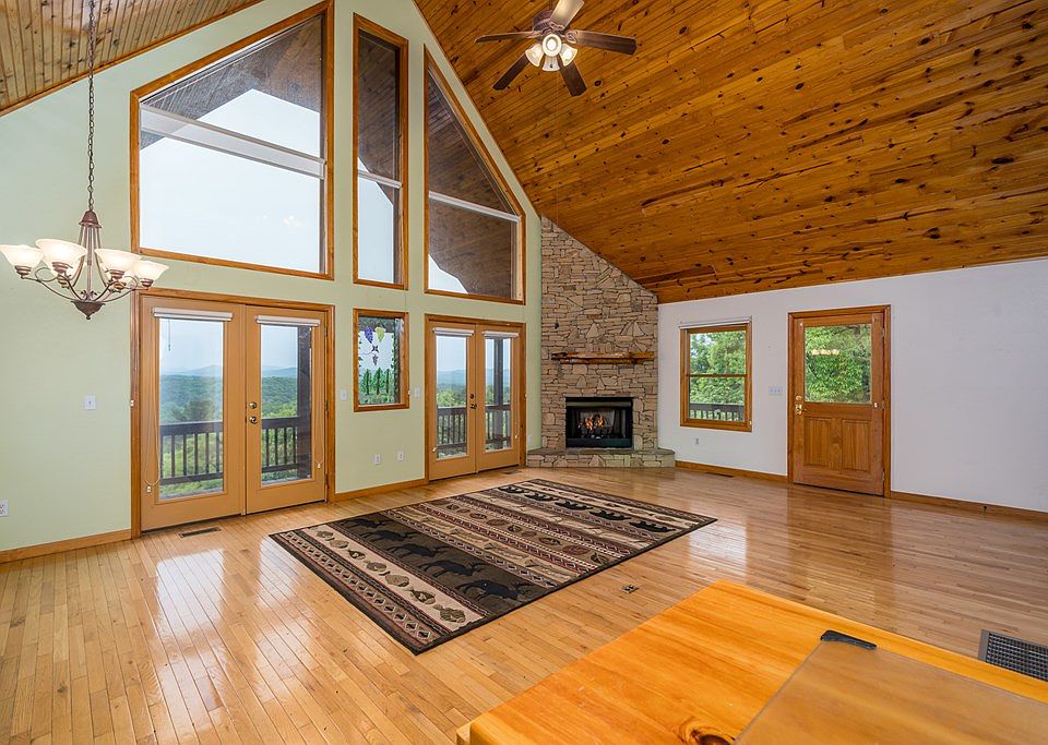 7th image of this home