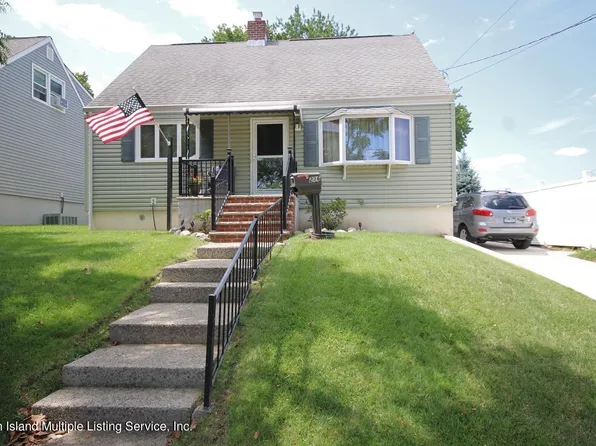 216 Fanning St, Staten Island, NY 10314