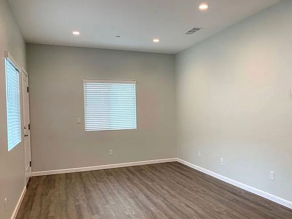 4th image of 821 10th St #2