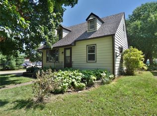214 W 1st St, Pella, IA 50219