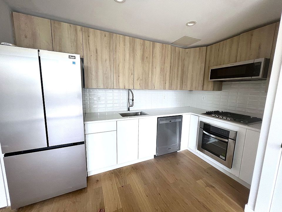 1st image of 30-12 14th St #402D