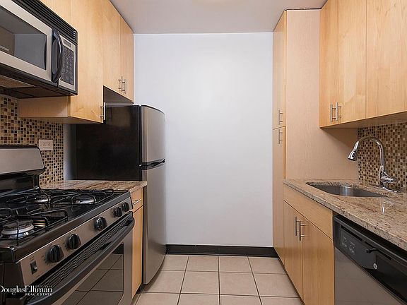 2nd image of 1160 3rd Ave APT 5J