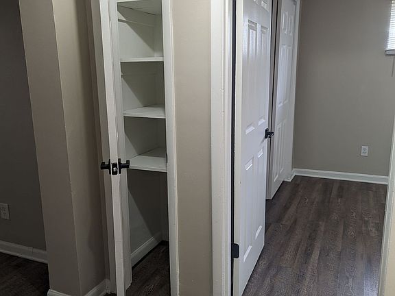 5th image of 4221 Brownway Ave #3