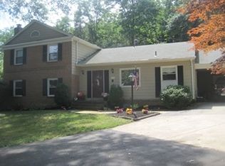 6840 Stoneybrooke Ln, Alexandria, VA 22306
