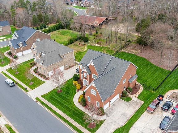 4th image of 505 Five Leaf Ln