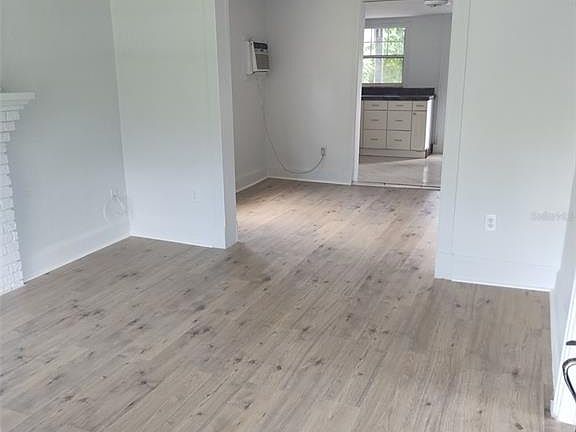 2nd image of 2120 Carlton Dr