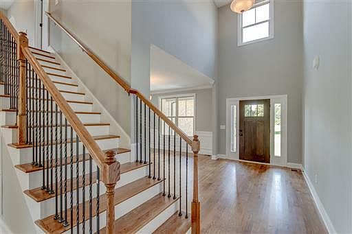 3rd image of 107 Cassandra Dr