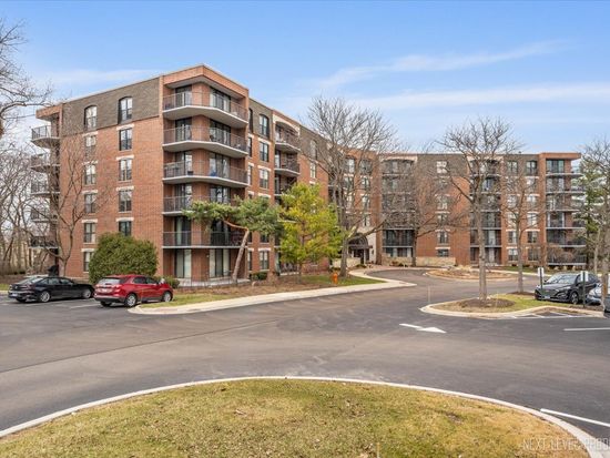 511 Aurora Ave UNIT 518, Naperville, IL 60540