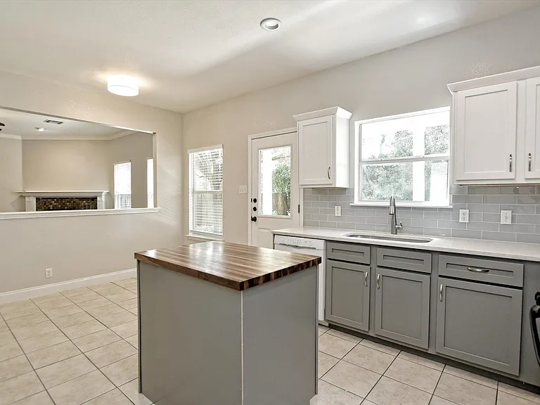 2007 Horizon Park Blvd — Photo 12