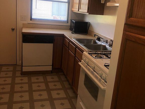 2nd image of 324 E Sycamore St #326-E