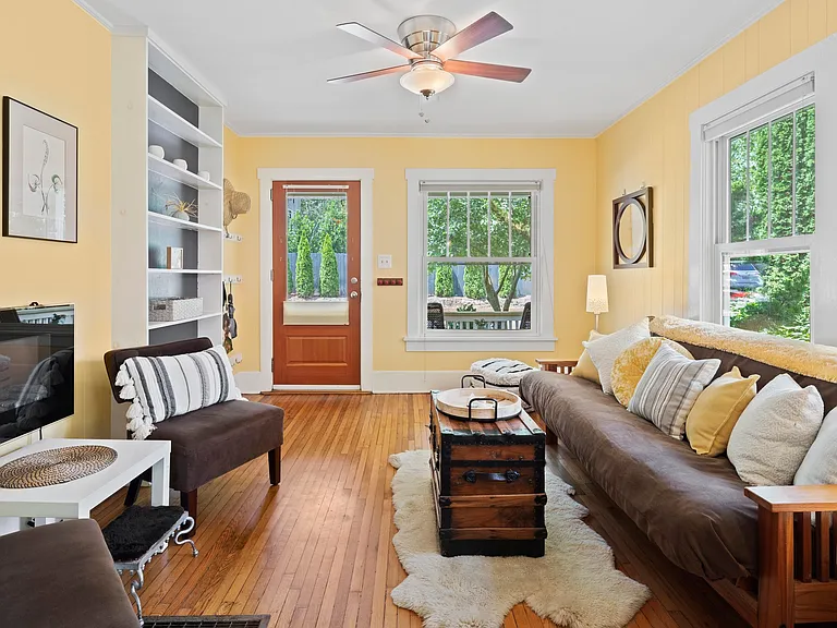 59 Elizabeth Pl #A — Photo 1