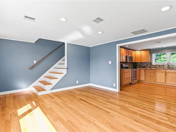 4th image of 5 Kendon Dr
