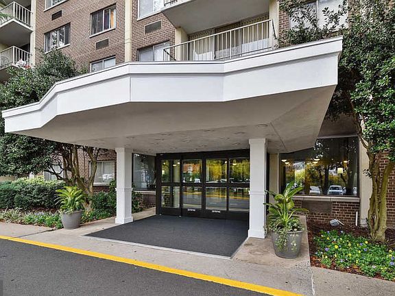 2nd image of 2059 Huntington Ave APT 403