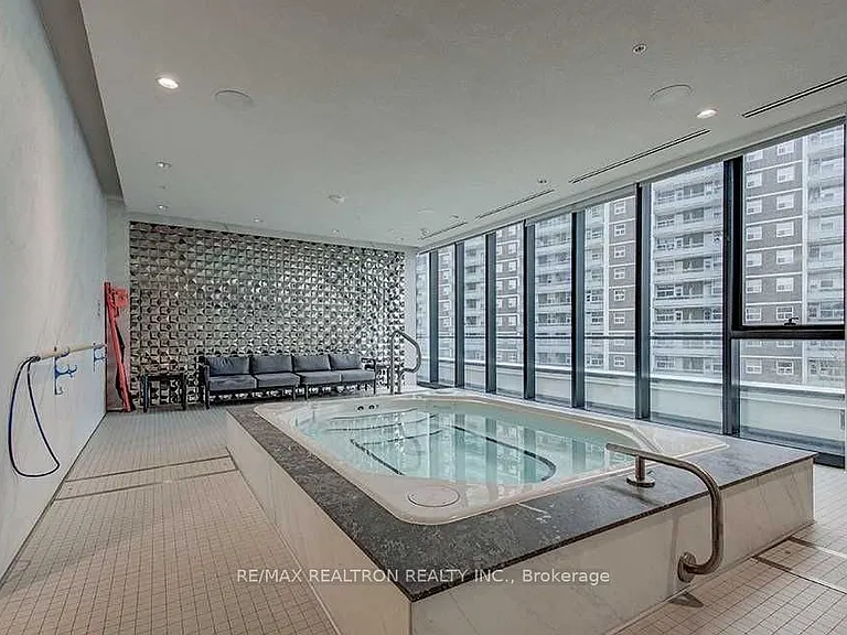 575 Bloor St E #2208 — Photo 33