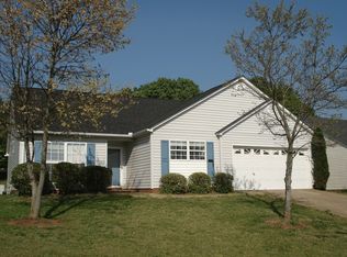 423 Riverside Chase Cir, Greer, SC 29650