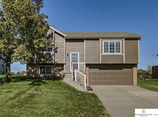 1008 Timberline Dr, Papillion, NE 68046