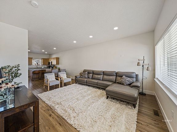 5th image of 5244 Foothill Dr #14