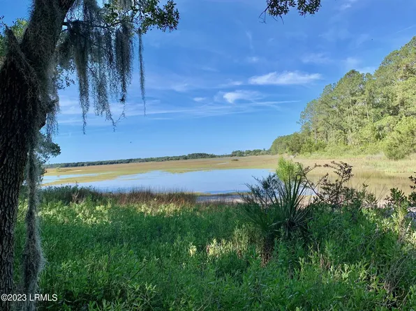 30 Lost Island Rd, Beaufort, SC 29907