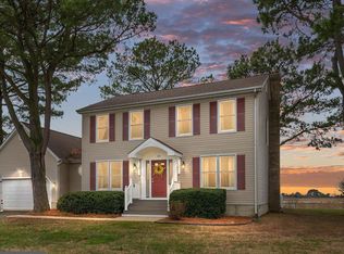 811 Long Point Rd, Grasonville, MD 21638