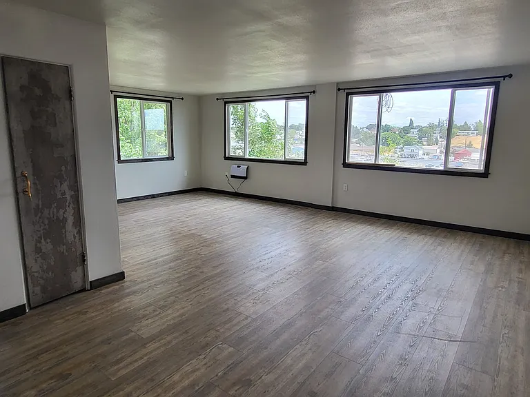 601 W Main Ave #C — Photo 6