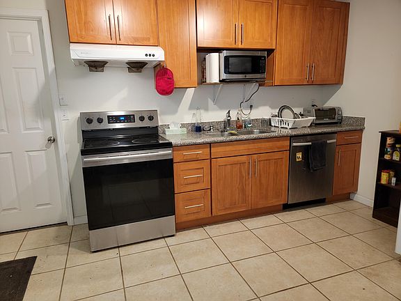 3rd image of 2821 Bellevue Way SE #2