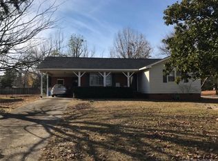 1002 Xavier Dr, Fayetteville, NC 28311