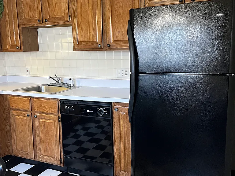 25 Farrwood Ave #4 — Photo 8