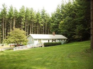 206 Eastern Air Ln, Sparta, NC 28675