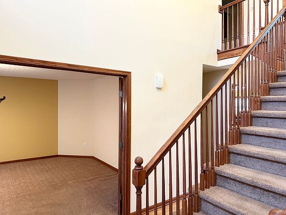 4th image of 1884 Willow Brook Dr
