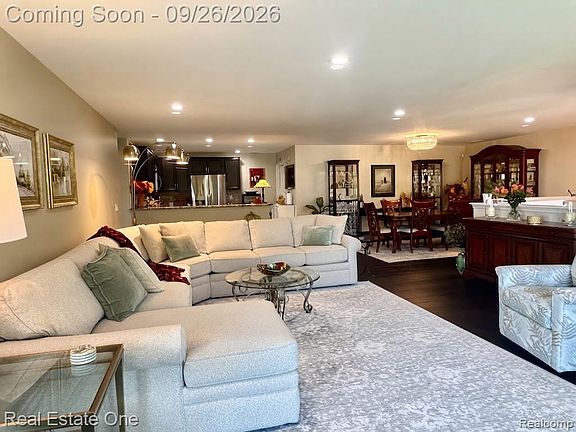 4th image of 6825 Boulder Pointe Dr