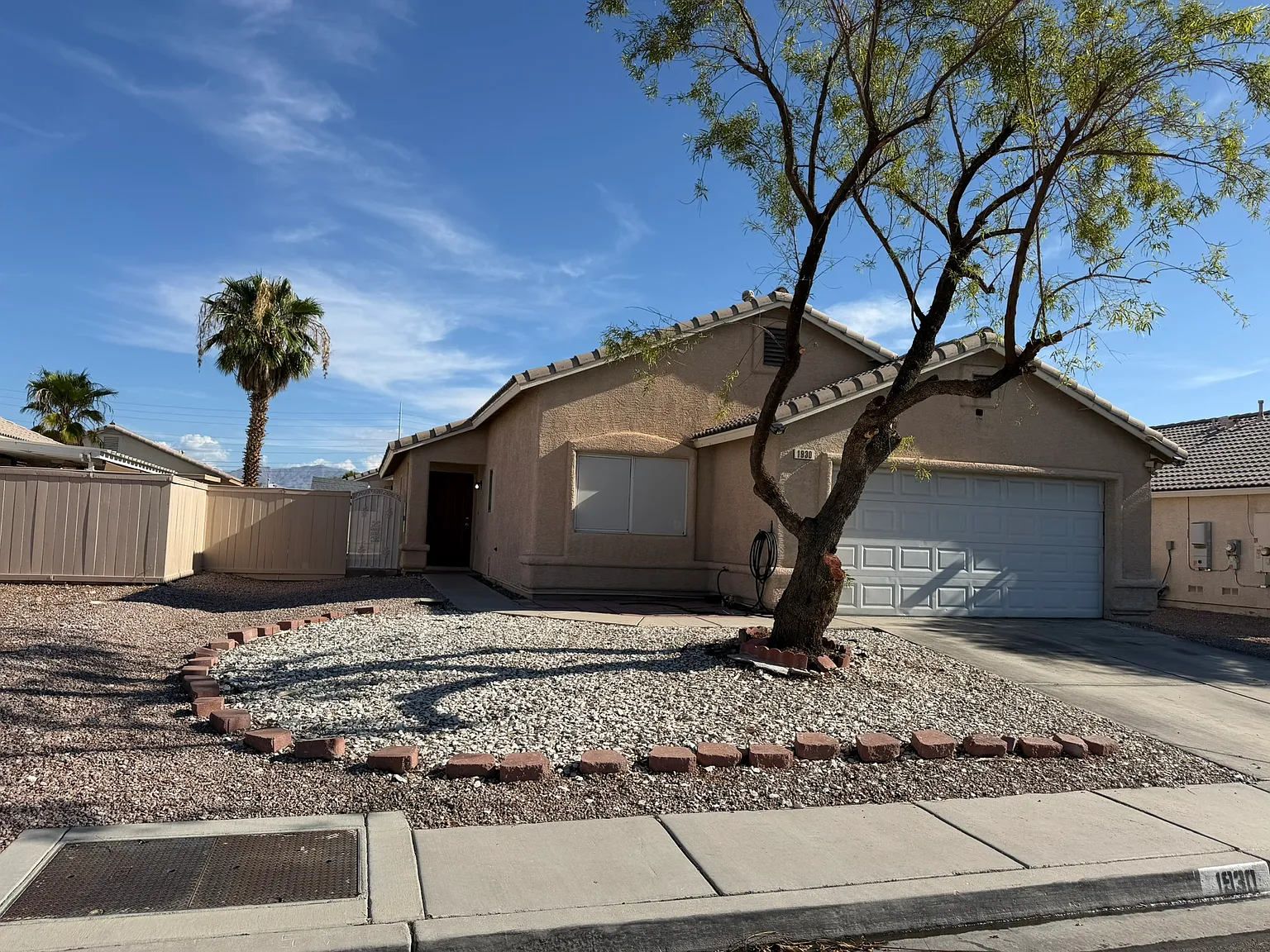 4 bed, 1576 sqft, $1,950 — Photo 2