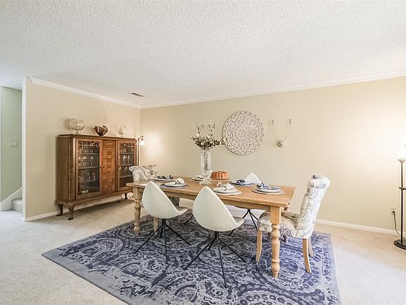 5th image of 1357 Country Place Dr