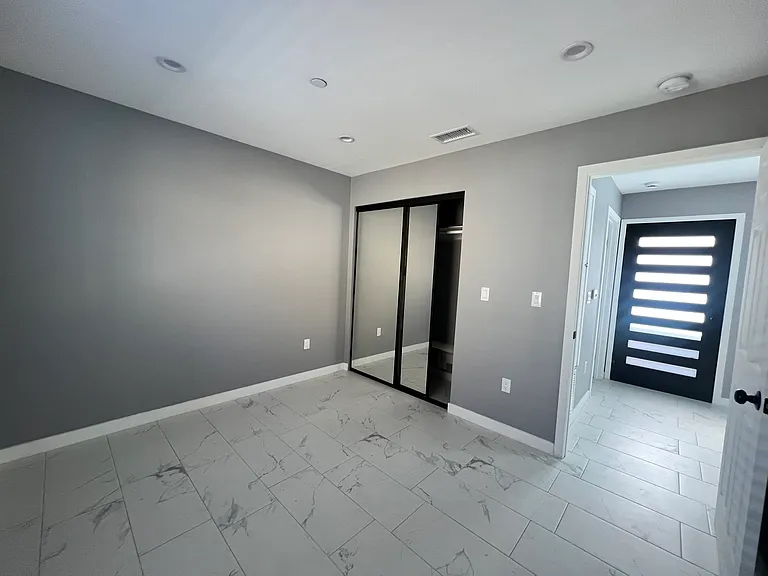 5310 Navarro St — Photo 8