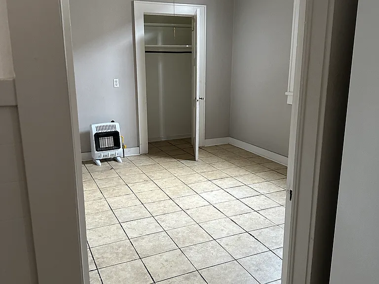 924 N Roman St — Photo 7