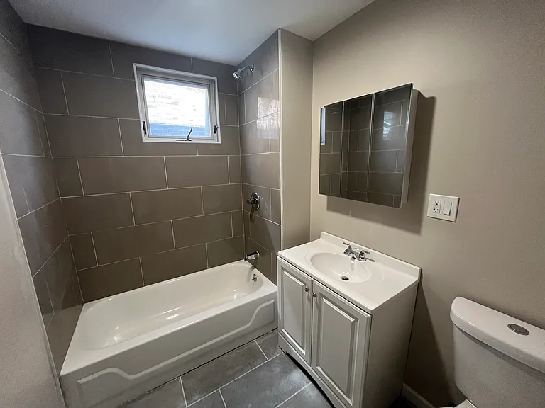 308 3rd St #3 — Photo 4