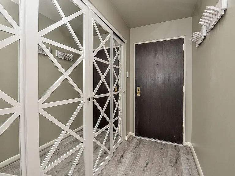 5000 Montrose Blvd #12B — Photo 9
