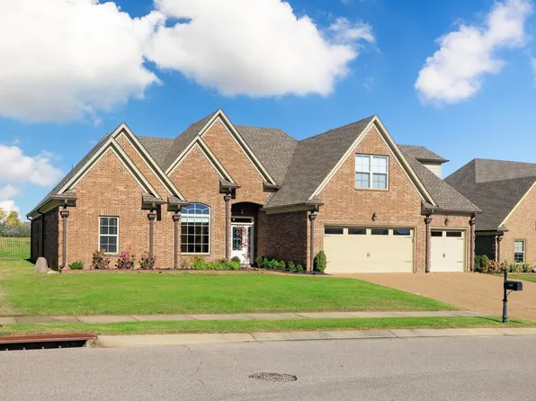 410 Fairoaks Dr, Oakland, TN 38060