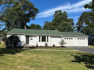 37 Covington Dr, Warwick, RI 02886