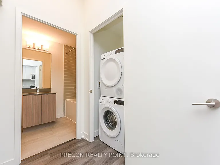 859 The Queensway N #212 — Photo 9