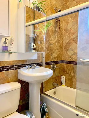 Rented by Batra Group Inc | media 15