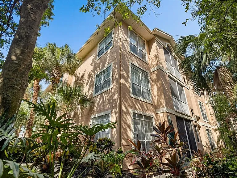 5211 Bay Club Cir — Photo 18
