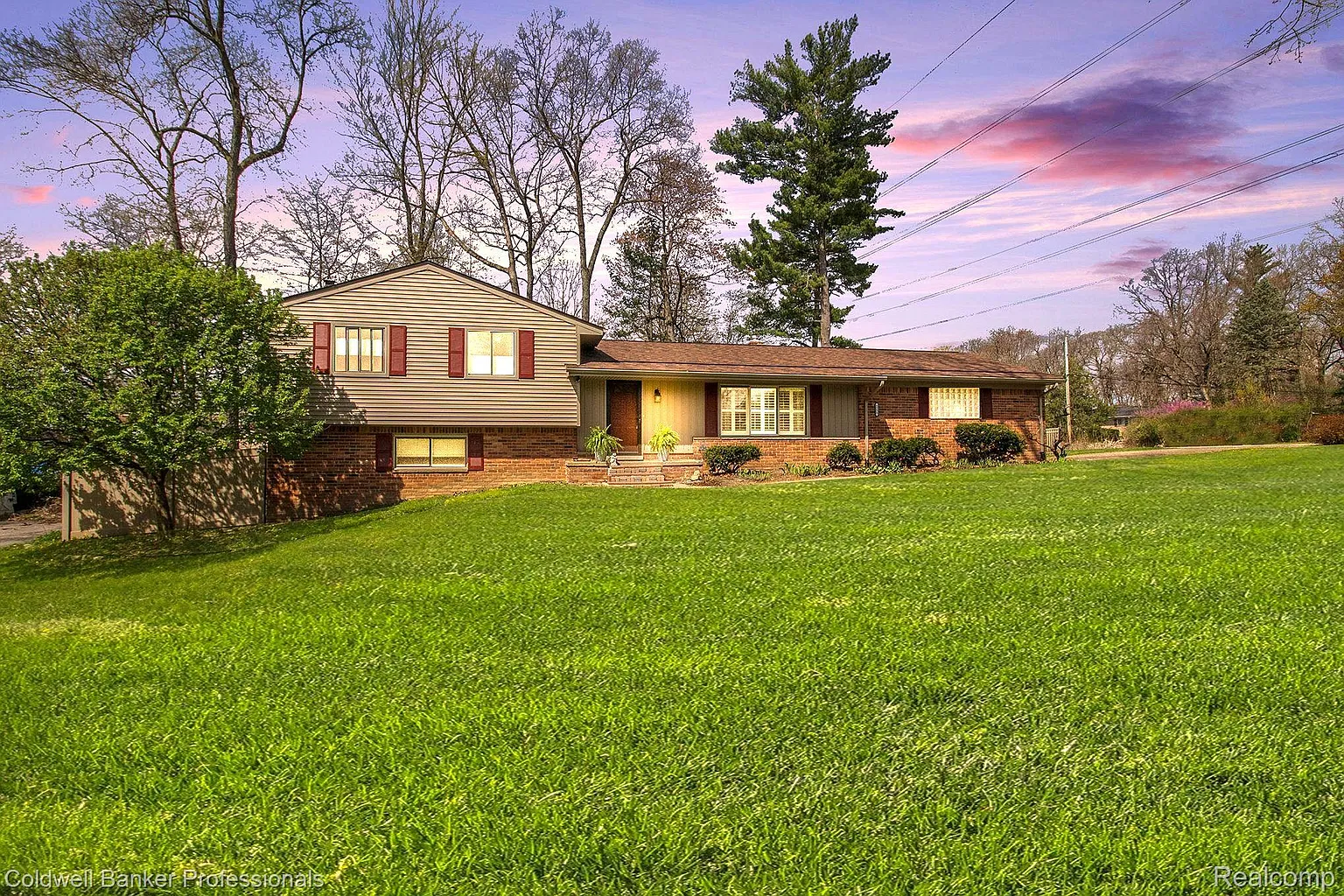 5775 Kingfisher Ln photo 1
