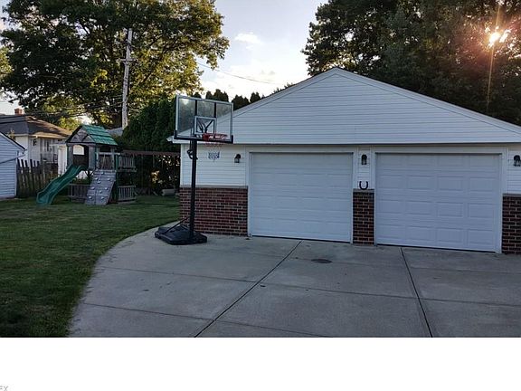 3rd image of 7470 Ann Arbor Dr