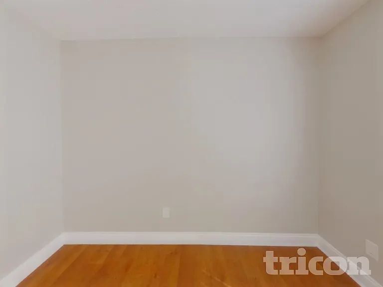 323 Dexter Pl — Photo 12