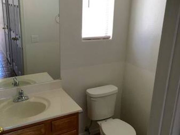 5th image of 420 W Spruell Ave APT C