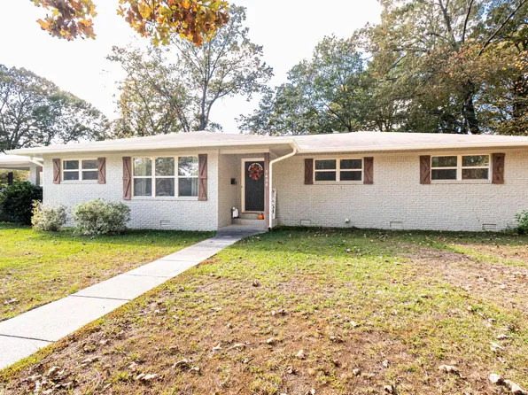 1404 Cypress St, Crossett, AR 71635