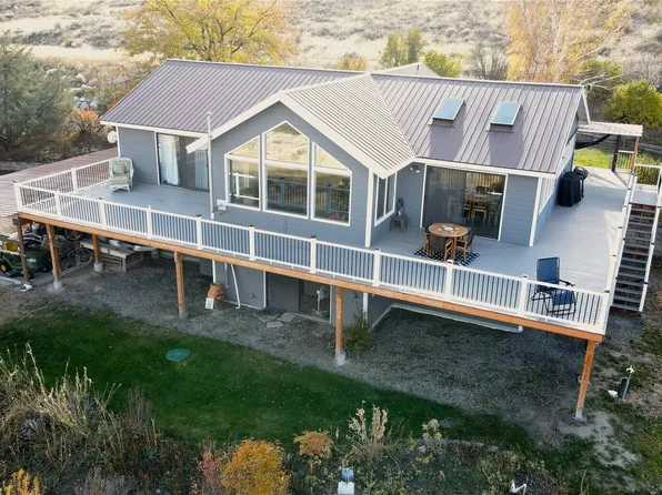 464 Highway 20, Tonasket, WA 98855