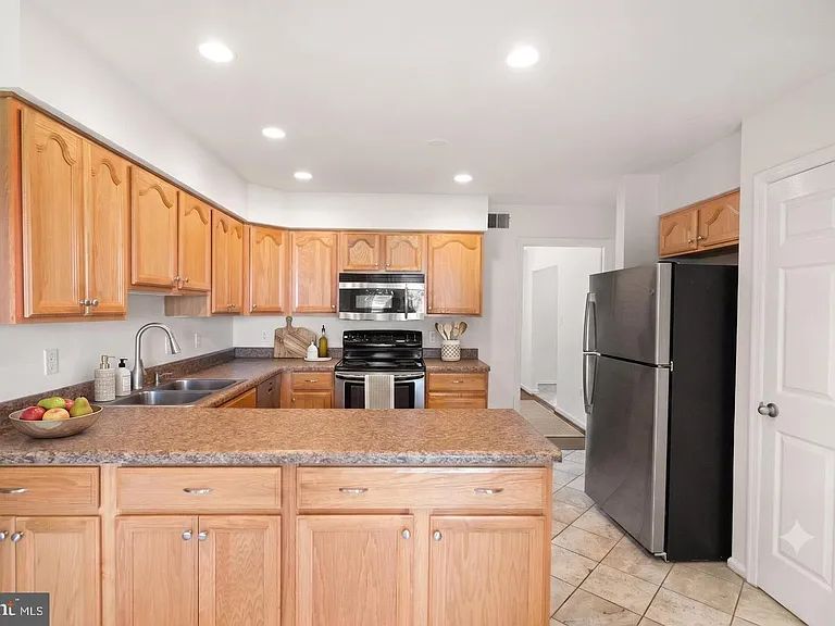 8902 Huxley Ct — Photo 5