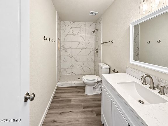 5th image of 1012 E PORTLAND Street